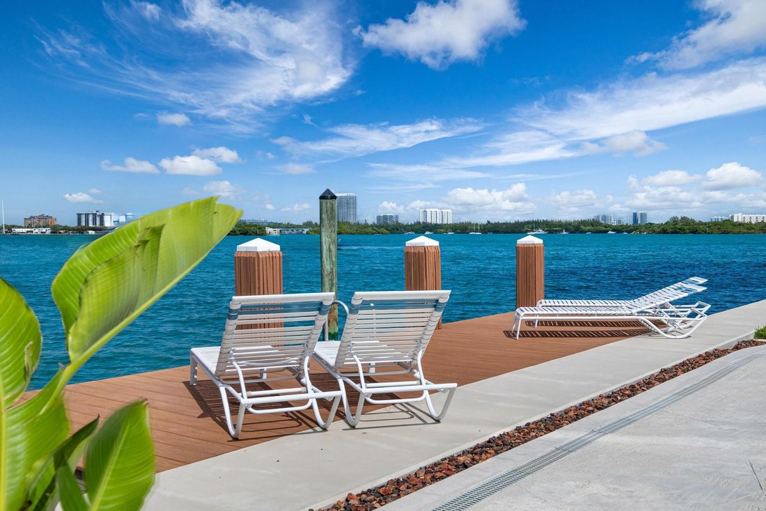 Bal Harbour, Florida, United States 4 - 17710135