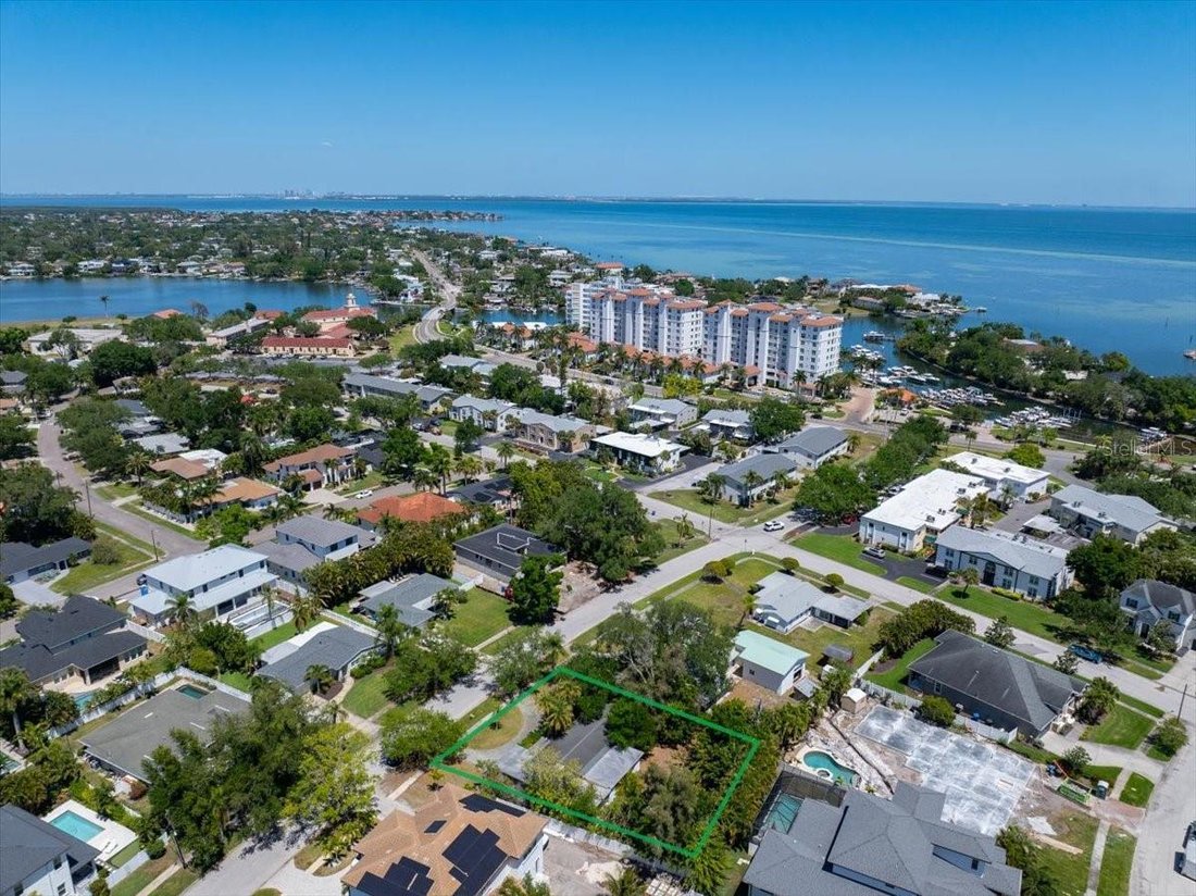 House in St. Petersburg, Florida, United States 4 - 17705073