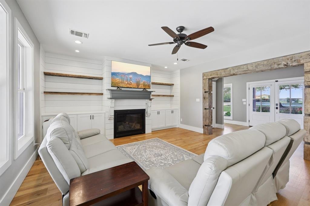 House in Granbury, Texas, United States 3 - 17708569