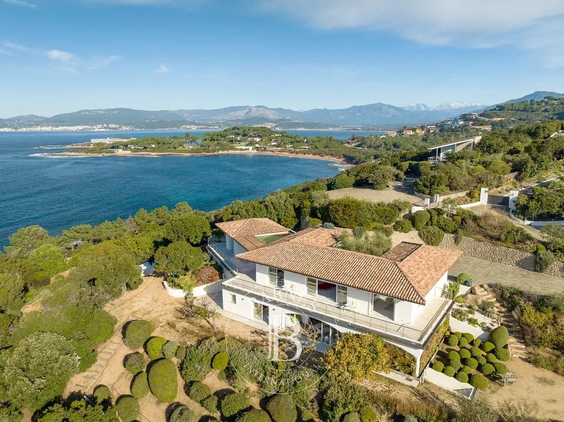 Estate in France 2 - 17705016