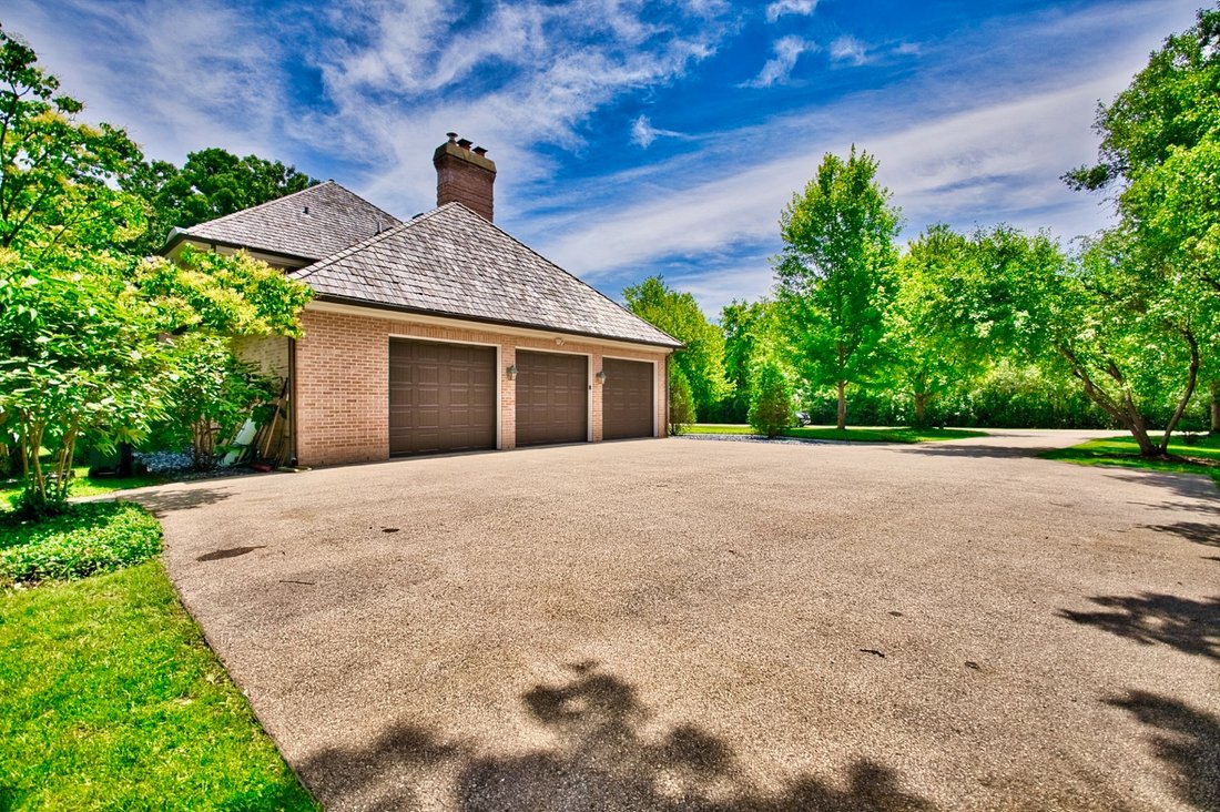 House in Lake Bluff, Illinois, United States 2 - 17709896
