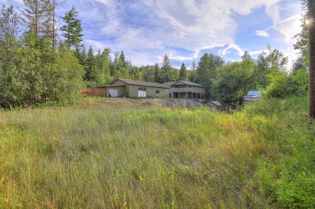 House in West Kelowna, British Columbia, Canada 1 - 16716619