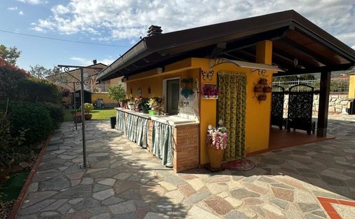 House in Historic Center, Castelnuovo Magra, Liguria 1
