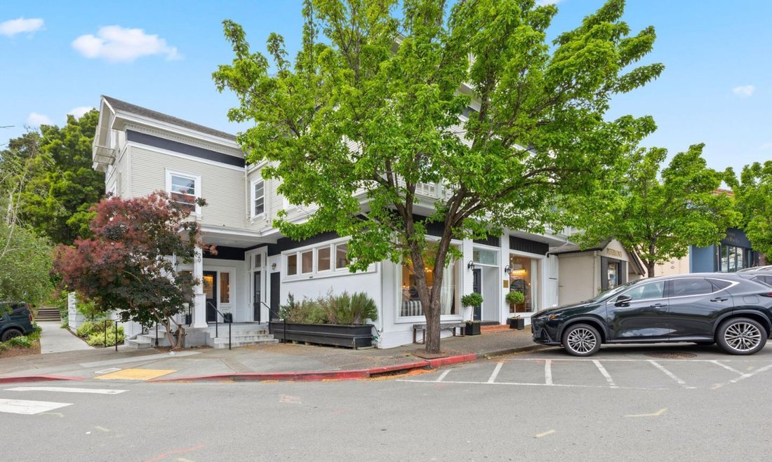 Corte Madera, California, United States 3 - 17706621