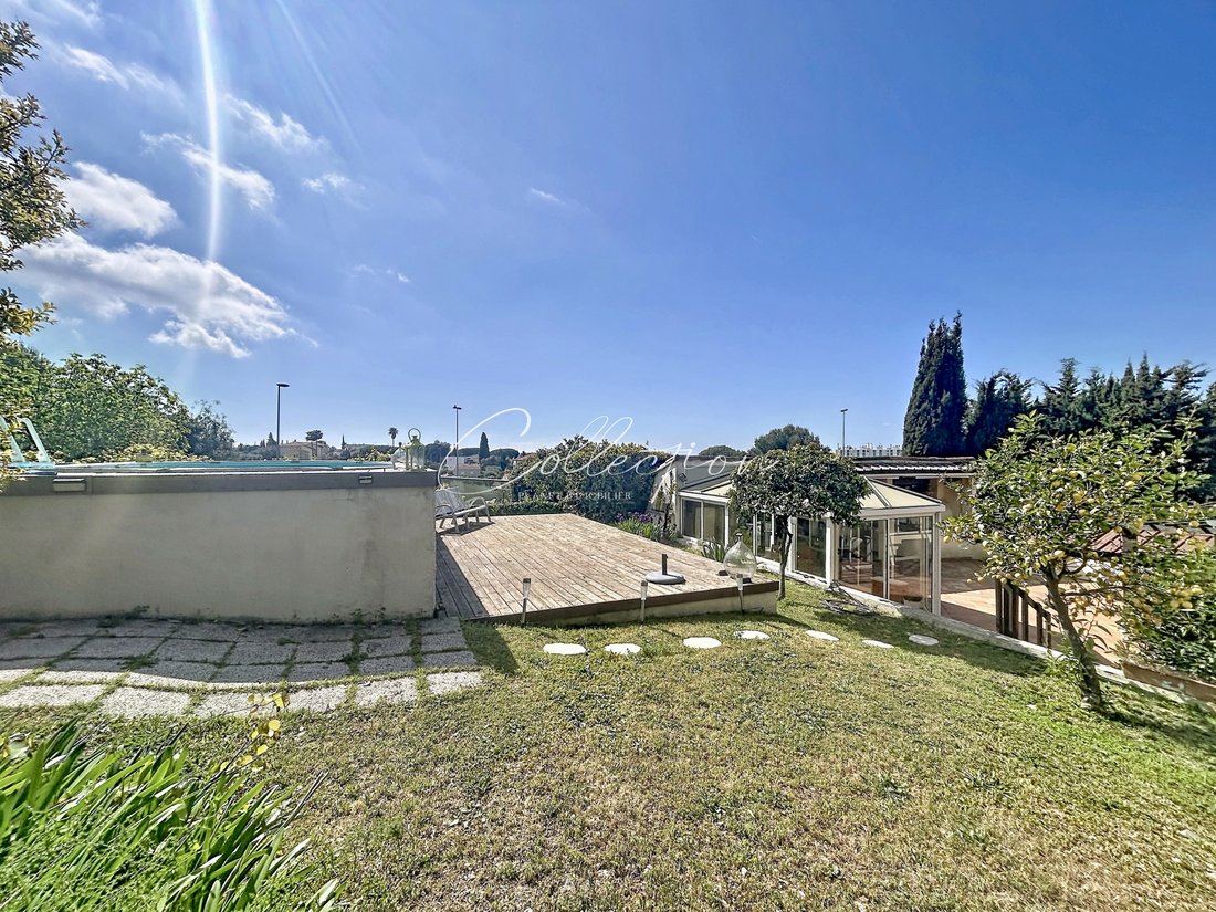 Villa in Les Cougoulins-Rastines, Antibes, France 3 - 17714492