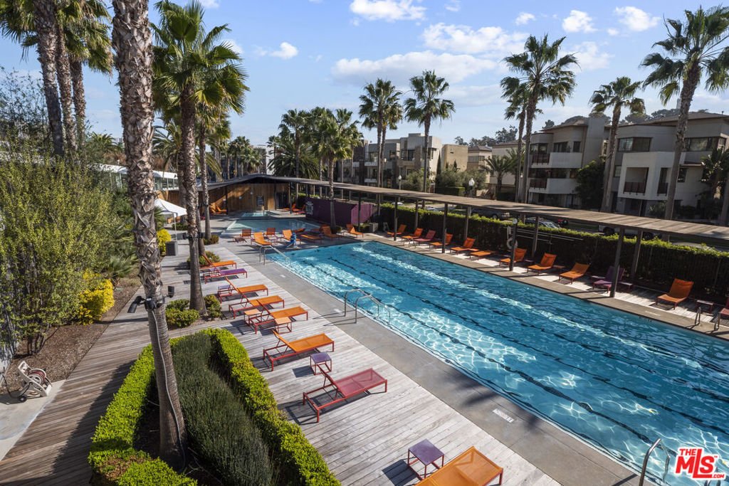 Condo in Los Angeles, California, United States 1 - 17706475