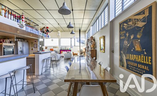 Apartment in Village Doumer, Carrieres-sur-Seine, France 1