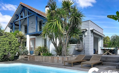 Villa a Bourg, Lons, Francia 1