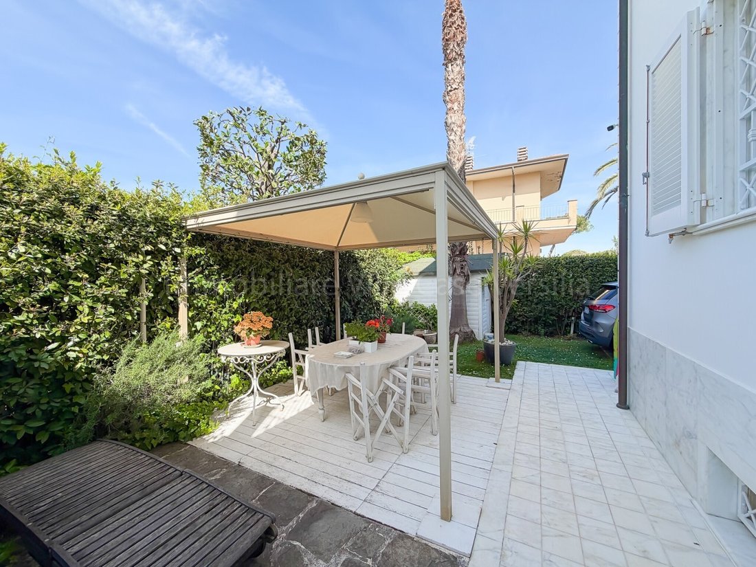 Villa in Lido di Camaiore, Camaiore, Tuscany 2 - 17706167