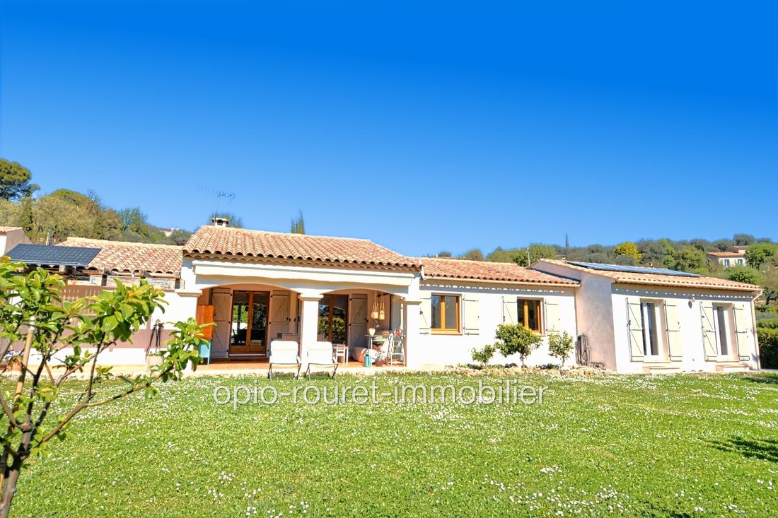 Villa in Le Rouret, Provence-Alpes-Côte d'Azur, France 1 - 17663197