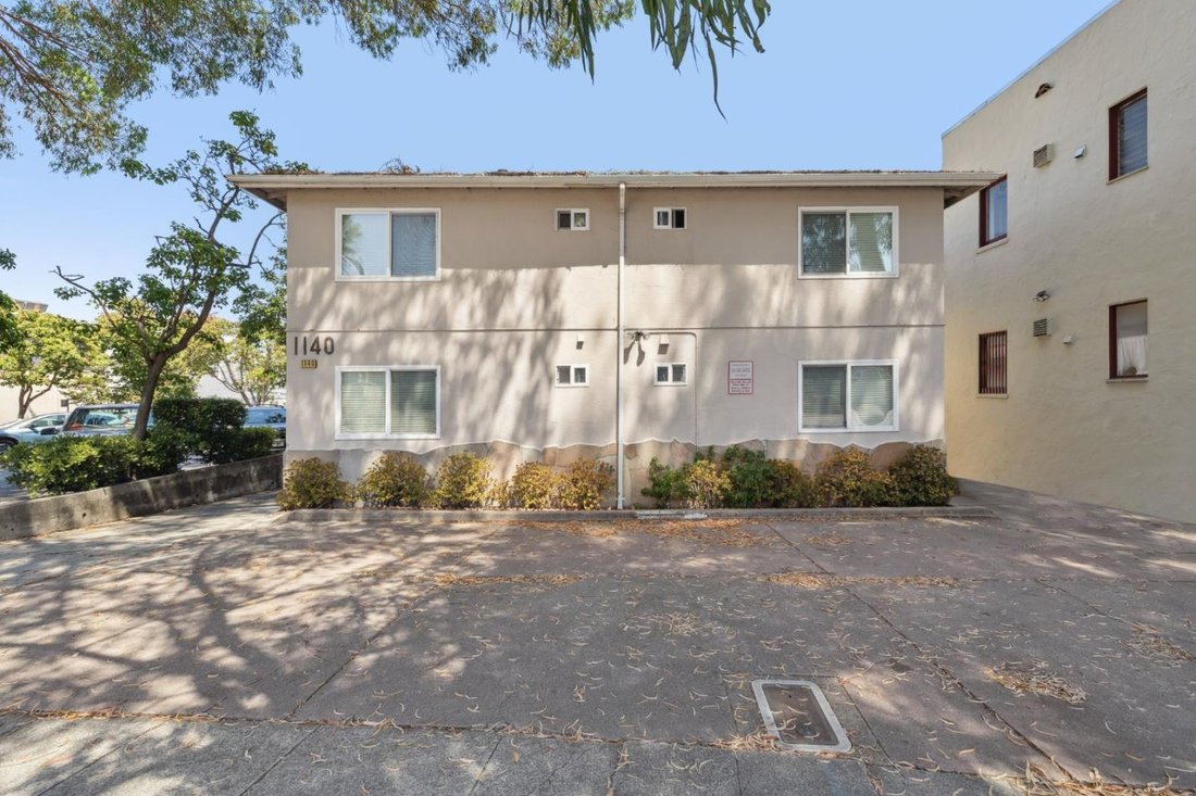 Burlingame, California, United States 5 - 17706592