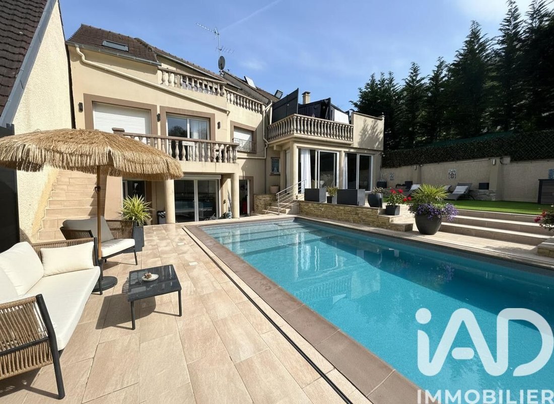 House in Nerville-la-Foret, Ile-de-France, France 2 - 17716626