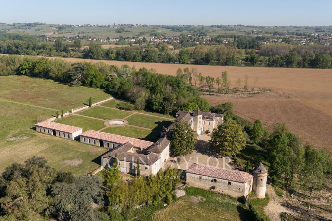 Castle in Exterieur, Langon, France 5 - 17708780