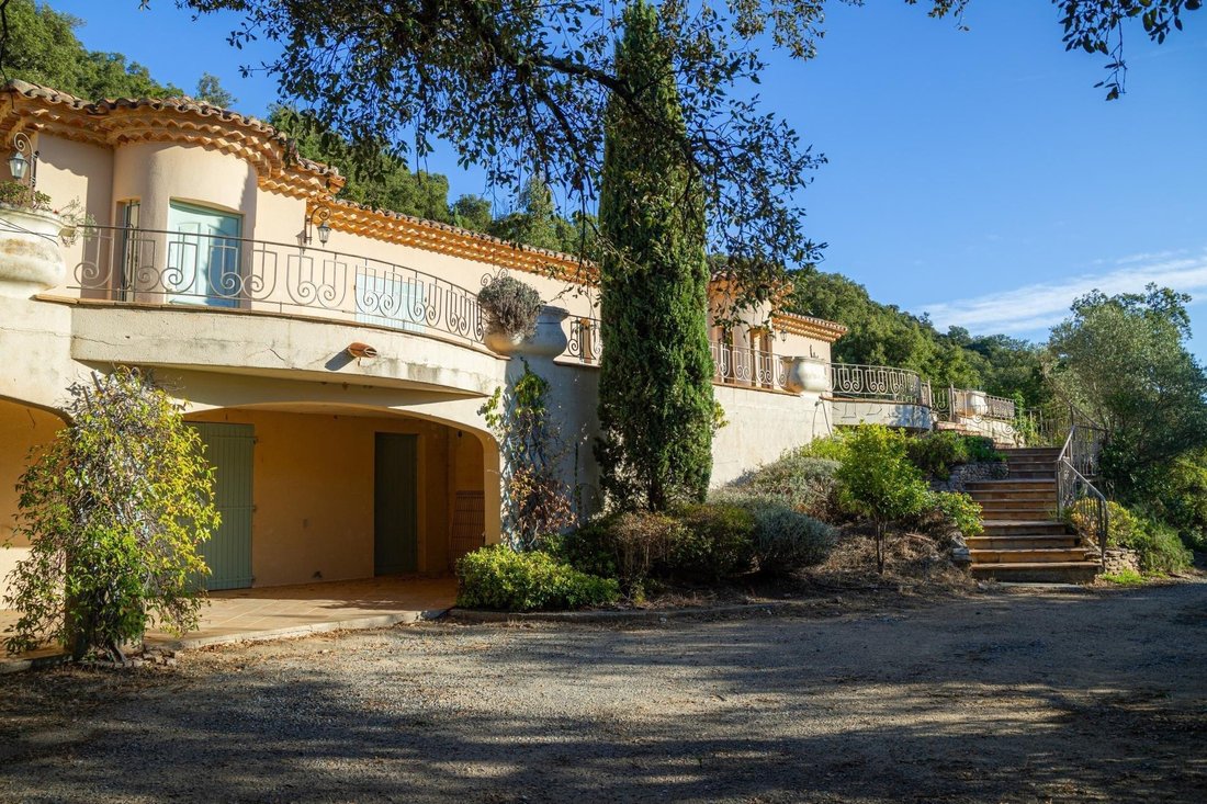 House in La Môle, Provence-Alpes-Côte d'Azur, France 4 - 17713580