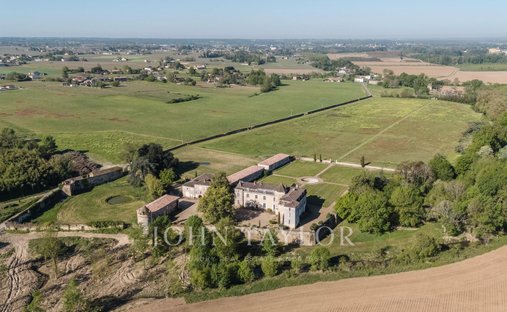 Château à Grand Parc-Chartrons-Paul Doumer, Bordeaux, France 1