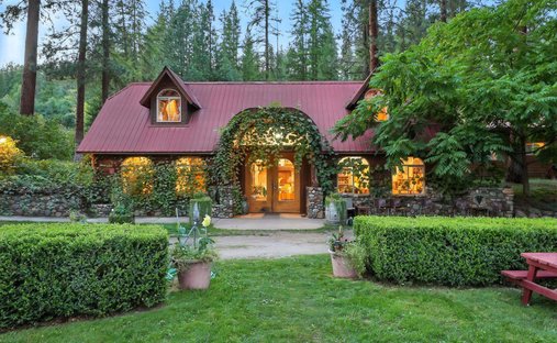 House in Kettle Falls, Washington, United States 1