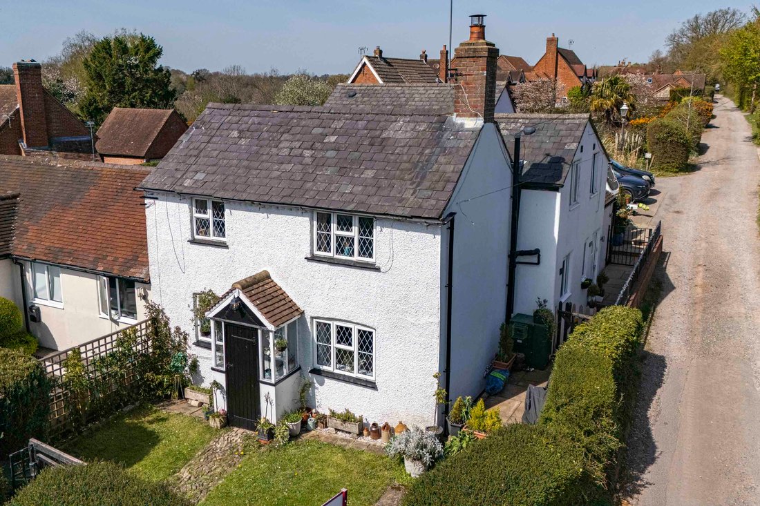 House in Speen, Lacey Green, England 1 - 17501737