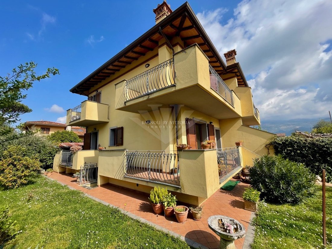 House in Tonfano, Pietrasanta, Italy 1 - 17627912