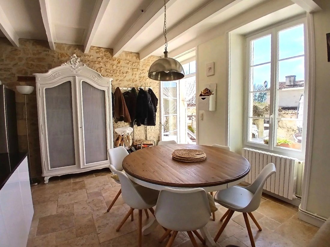 House in Centre Ville, Saint-Jean-d'Angély, France 4 - 17706402