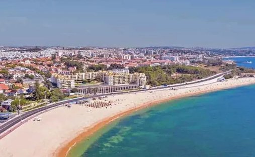 Villa in Oeiras e Sao Juliao da Barra, Paco de Arcos e Caxias, Lisbon, Portugal 1