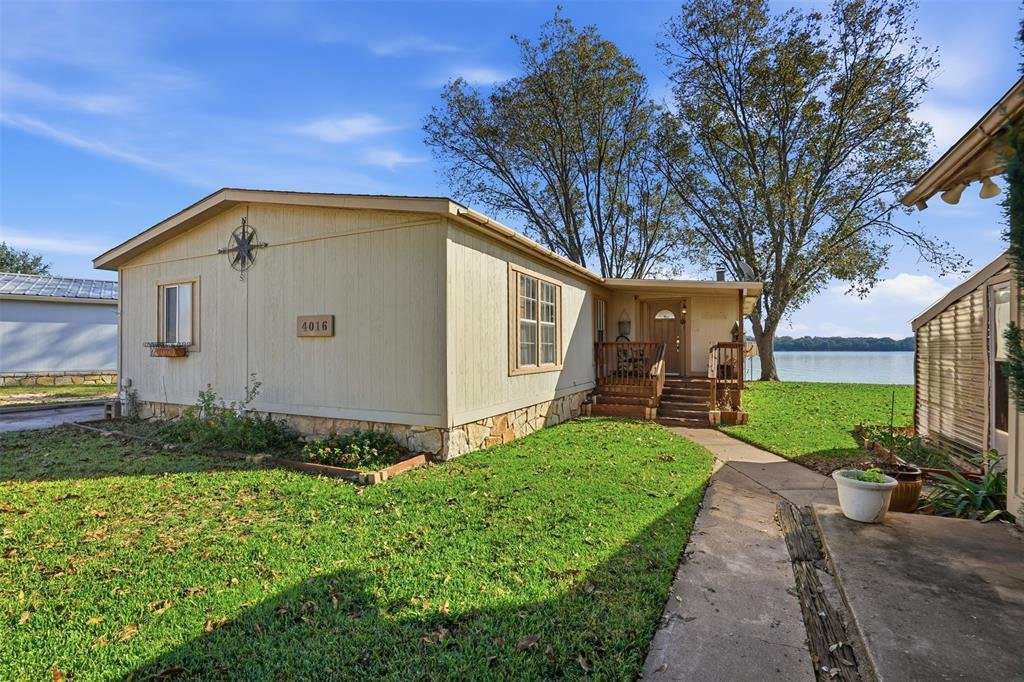Granbury, Texas, United States 3 - 17710474