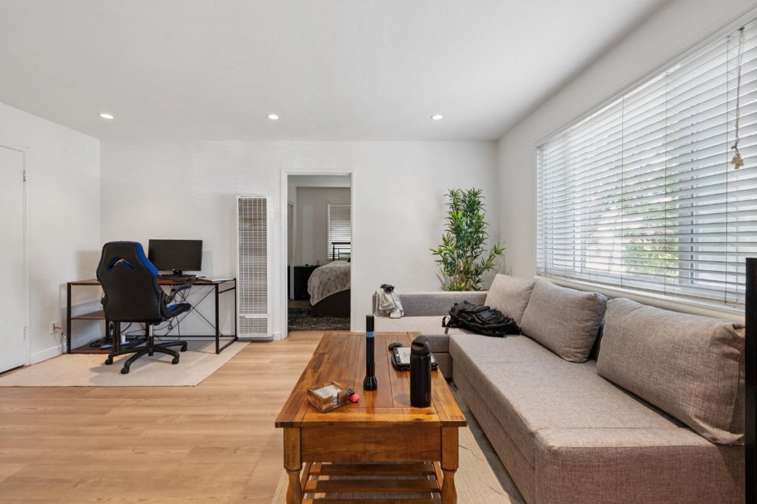 Burlingame, California, United States 3 - 17706592