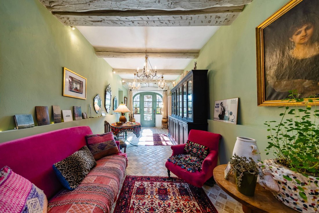 House in Cabrières-d'Avignon, Provence-Alpes-Côte d'Azur, France 2 - 17712672