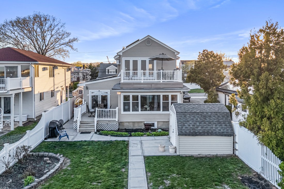 House in Baldwin, New York, United States 2 - 17704446