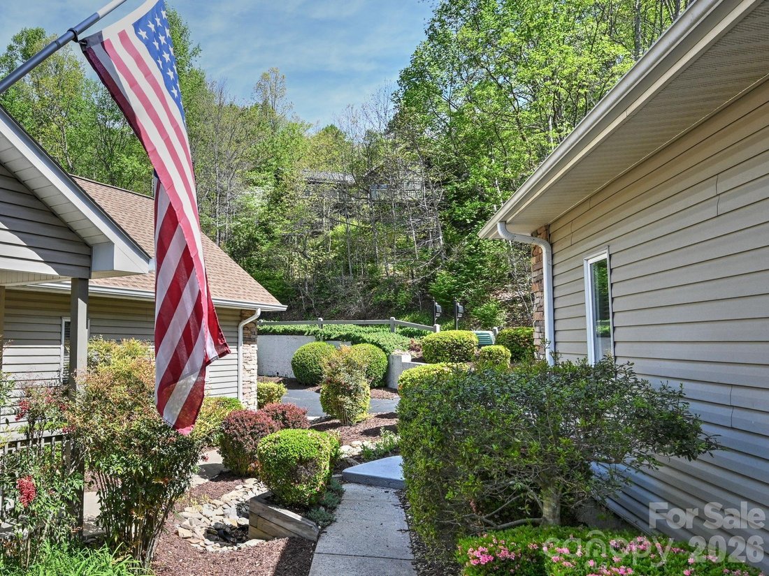 Townhouse in Laurel Park, North Carolina, United States 2 - 17136563
