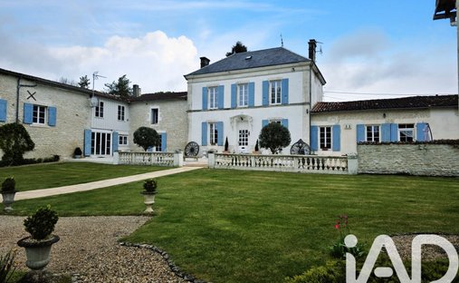 House in Courcelles, Nouvelle-Aquitaine, France 1