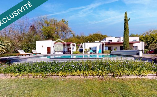 House in Mondavezan, Occitania, France 1