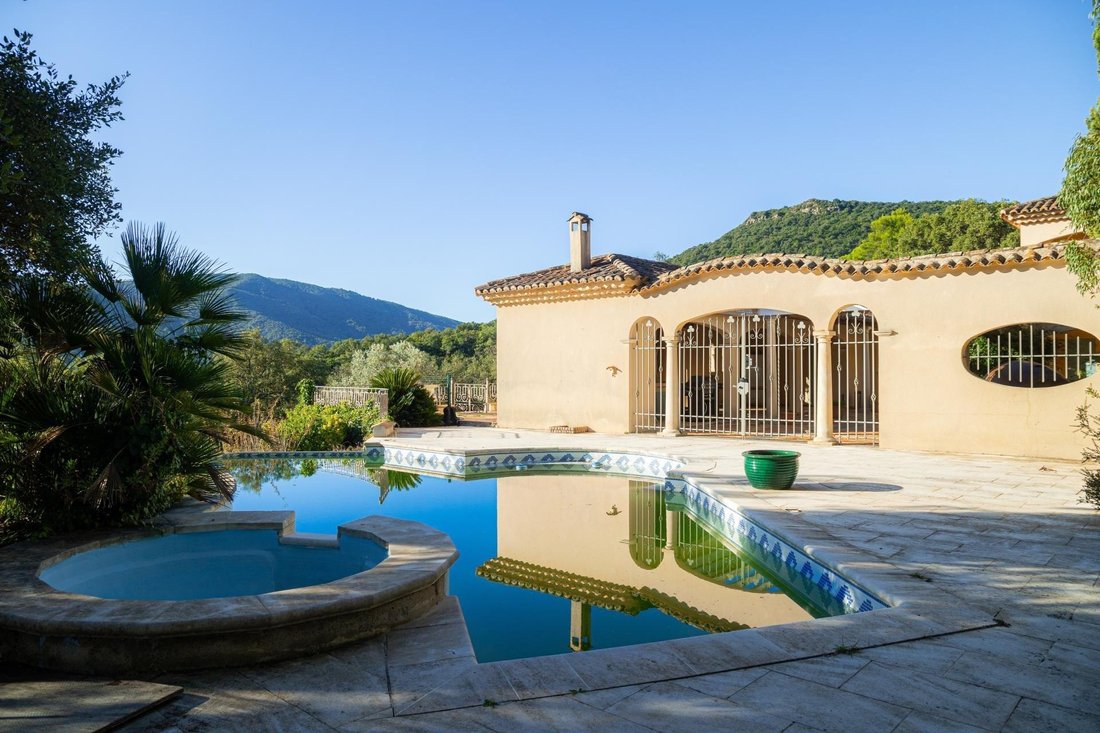 House in La Môle, Provence-Alpes-Côte d'Azur, France 5 - 17713580