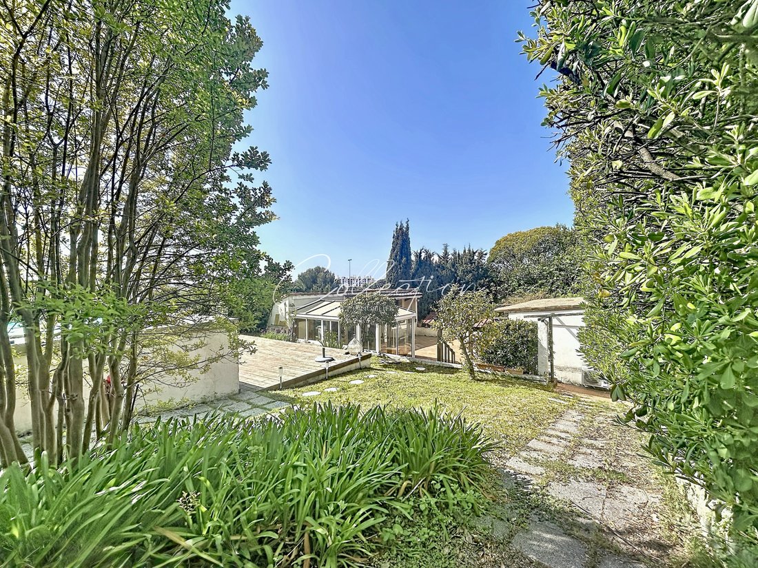 Villa in Les Cougoulins-Rastines, Antibes, France 2 - 17714492