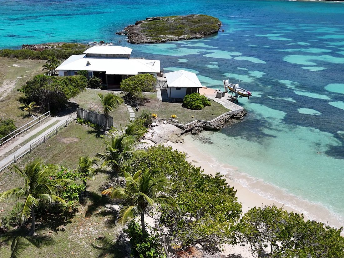 Villa in Piccadilly, Saint Paul, Antigua and Barbuda 1 - 17716732