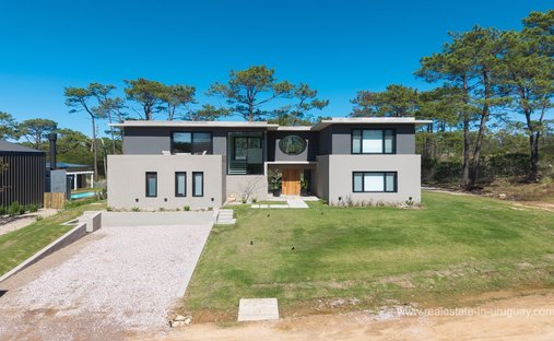 House in Laguna Blanca, Maldonado Department, Uruguay 1