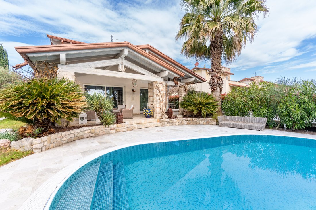 Villa in Punta Grò - Chiodi - Rovizza, Sirmione, Lombardy 2 - 17548201