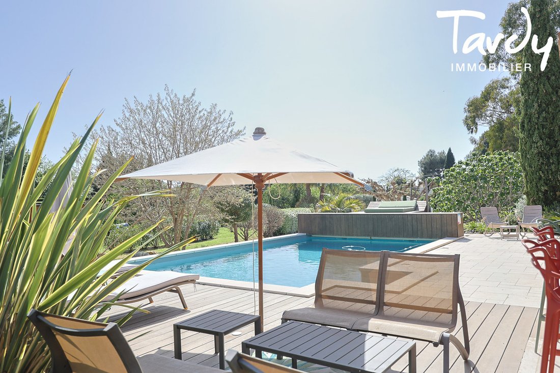 Estate in Saint-Cyr-sur-Mer, Provence-Alpes-Côte d'Azur, France 5 - 16558129