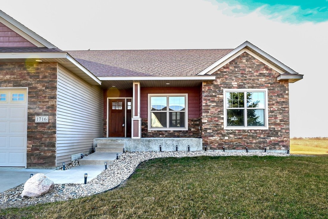 House in Minot, North Dakota, United States 3 - 17716113