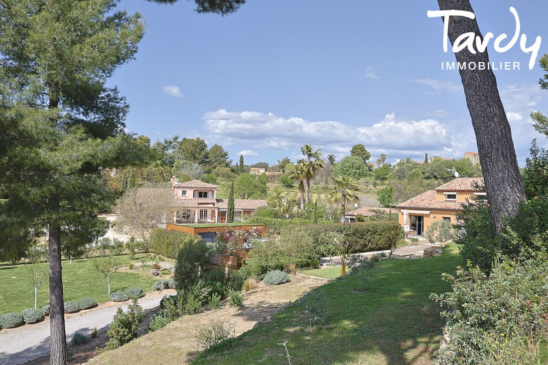 Estate in Saint-Cyr-sur-Mer, Provence-Alpes-Côte d'Azur, France 2 - 16558129