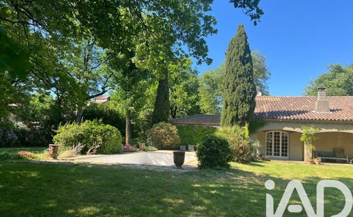 Haus in Monteleger, Auvergne-Rhone-Alpen, Frankreich 1