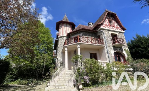 House in Centre, Brunoy, France 1