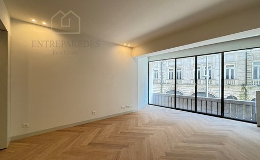 Apartment in Cedofeita, Santo Ildefonso, Se, Miragaia, Sao Nicolau e Vitoria, Porto District, Portugal 1