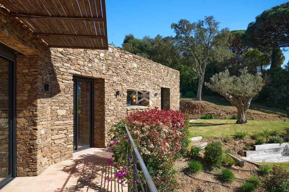 Villa in La Croix-Valmer, Provence-Alpes-Côte d'Azur, France 5 - 17687909