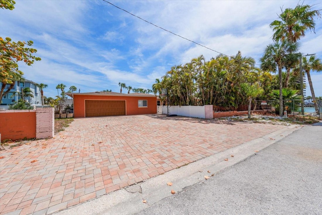 House in St. Pete Beach, Florida, United States 1 - 17712105