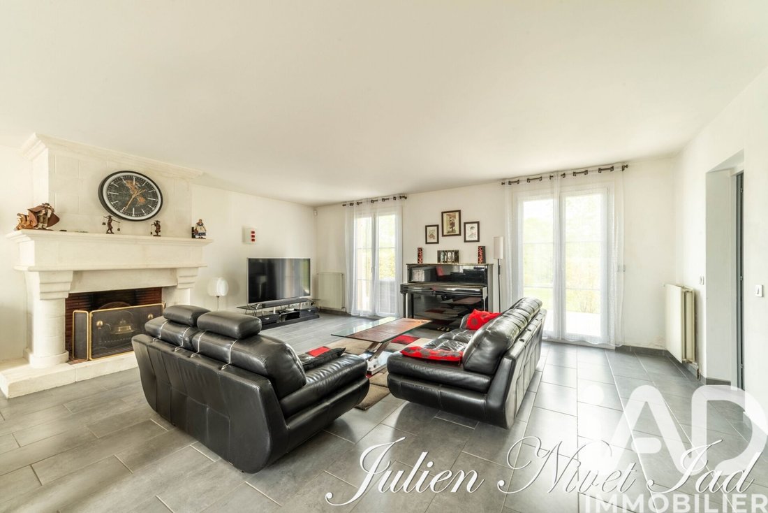 House in Guiry-en-Vexin, Ile-de-France, France 3 - 17714641