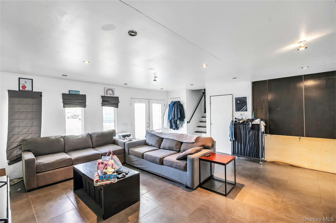 House in Smithtown, New York, United States 5 - 17717151