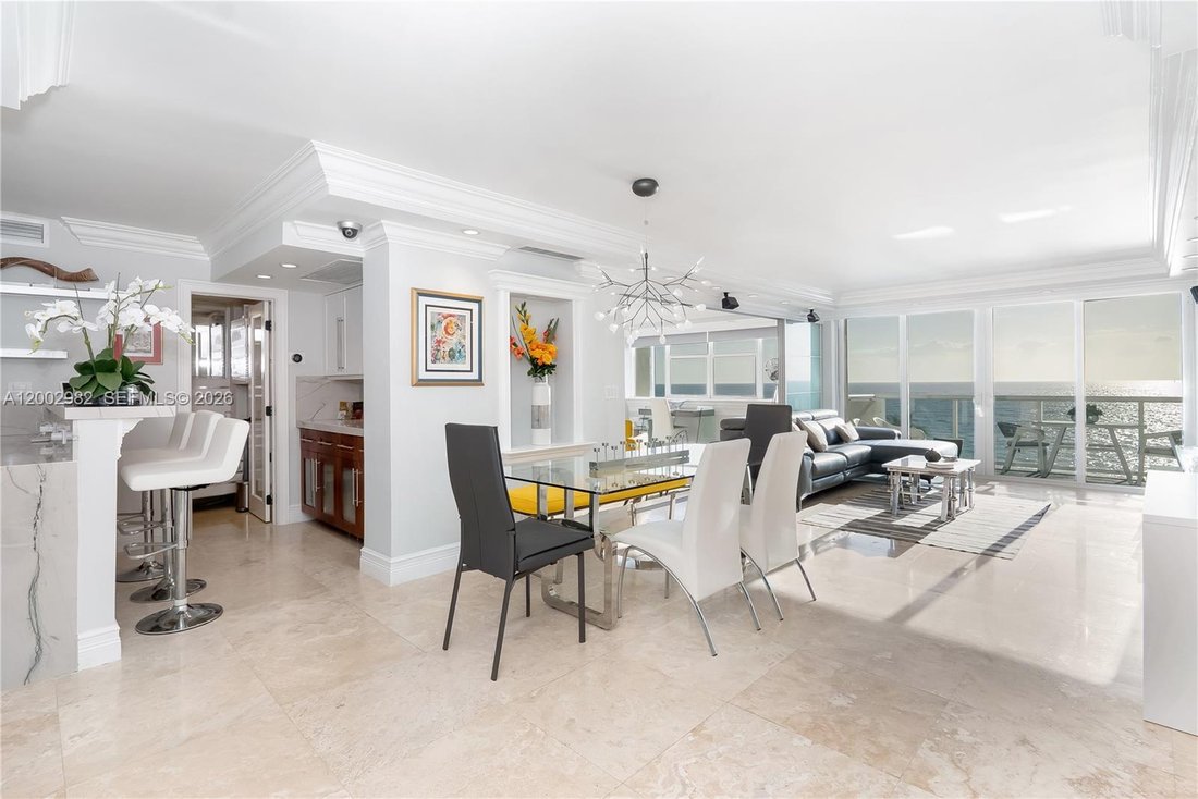 Condo in Hallandale Beach, Florida, United States 5 - 17712981