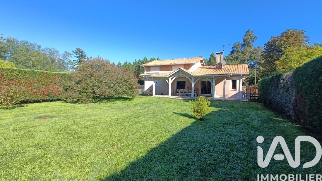 House in Arsac, Nouvelle-Aquitaine, France 1 - 17713902