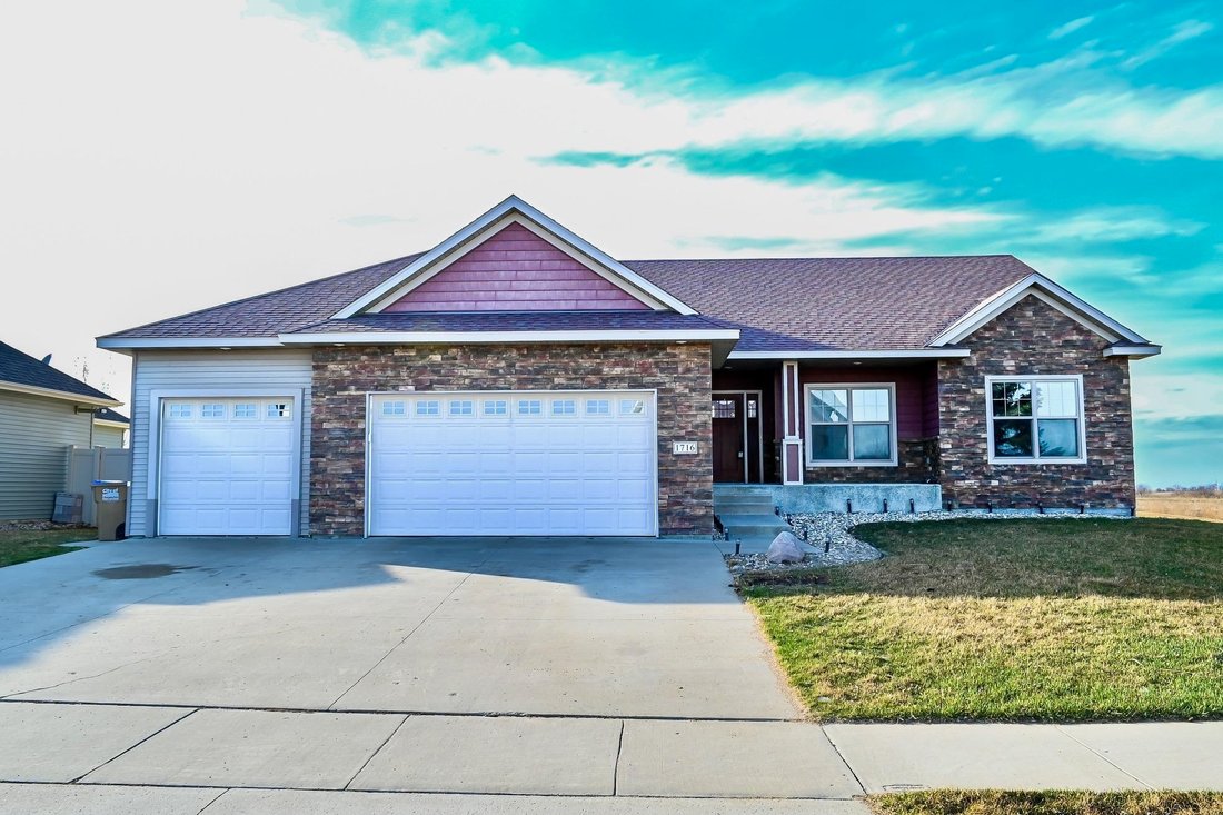 House in Minot, North Dakota, United States 2 - 17716113