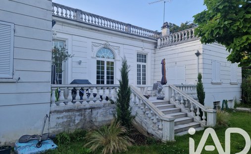 House in Seignelay, Châtenay-Malabry, France 1